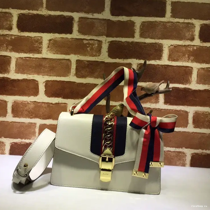 First bag ru Gucci Sylvie 0515